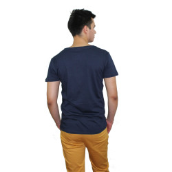 Camiseta para hombre cuello V profundo unicolor slim fit