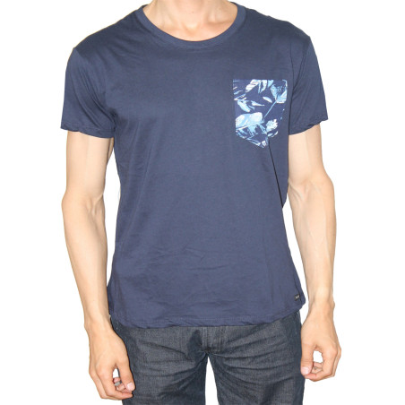 Camiseta slim con bolsillo