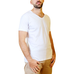 Camiseta para hombre cuello V profundo unicolor slim fit