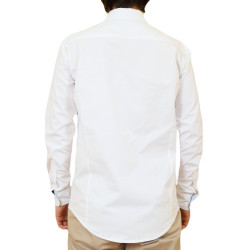 Camisa detalle contraste